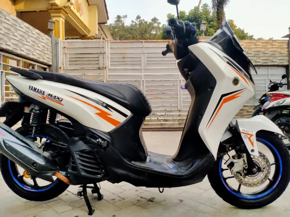 Yamaha Lexi lengkap motor sehat walafiat keterangan detail dibawah