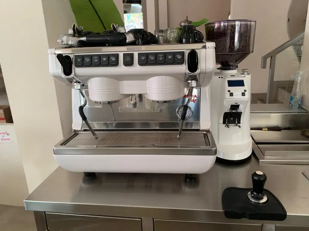 Coffee Machine Simonelli Appia Life V2 + Grinder MDJ