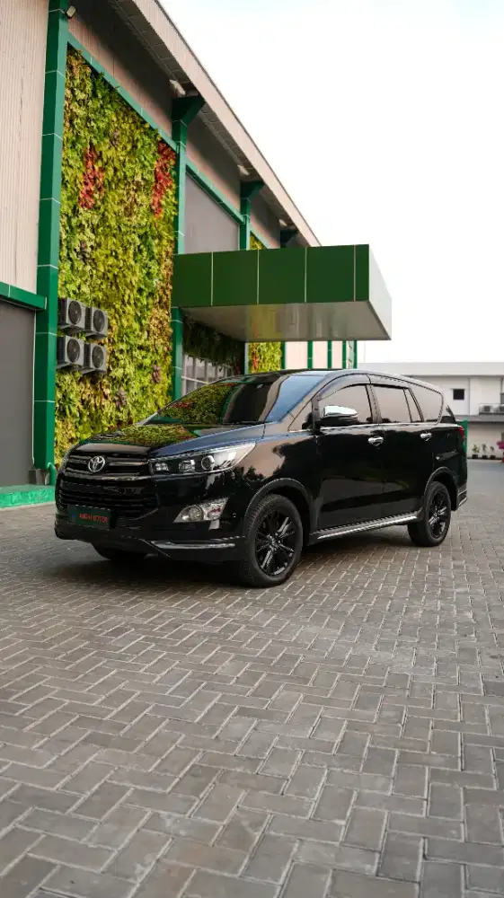 Toyota Innova Venturer 2.4 Diesel AT 2018