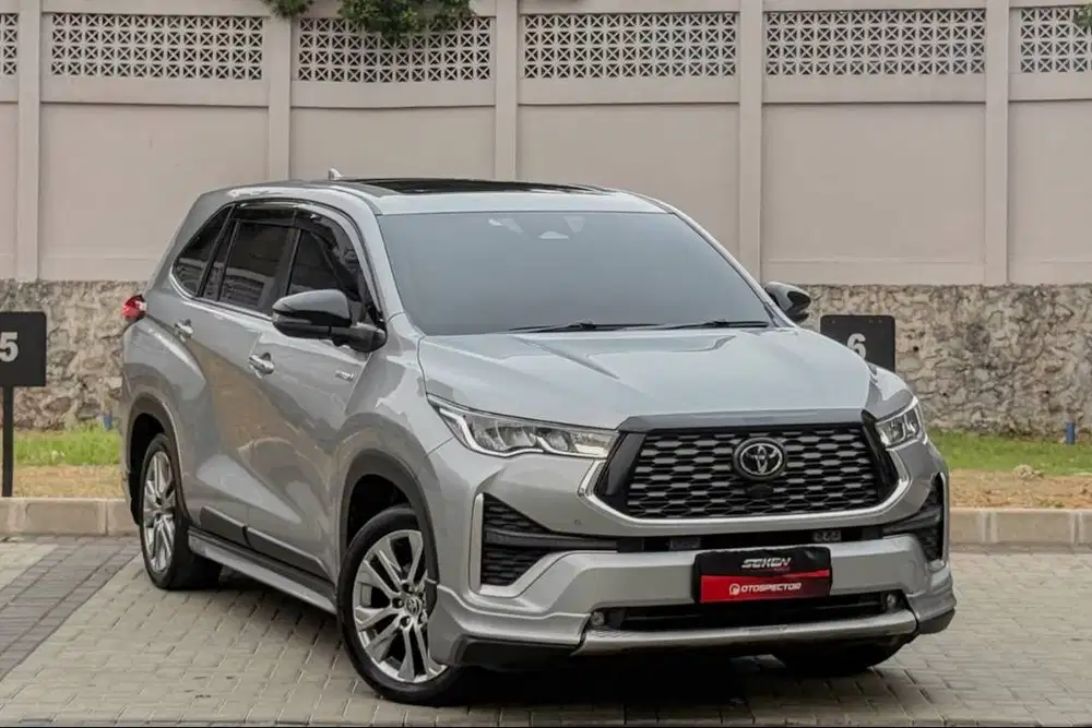 Toyota Kijang Innova Zenix Q Bensin 2.0 HV Hybrid Modellista CVT TSS