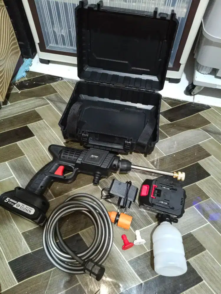Jet Cleaner, merek Ecosen, ada dua baterainya.