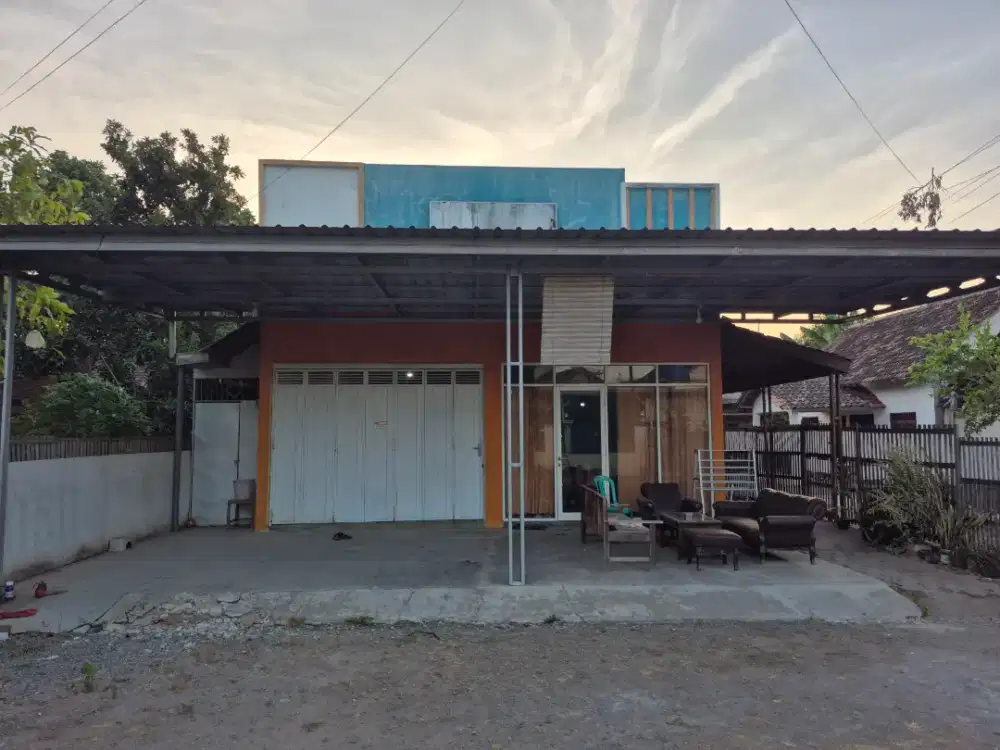 DIJUAL CEPAT SHM Rumah 325 m² Dekat Jalan Raya