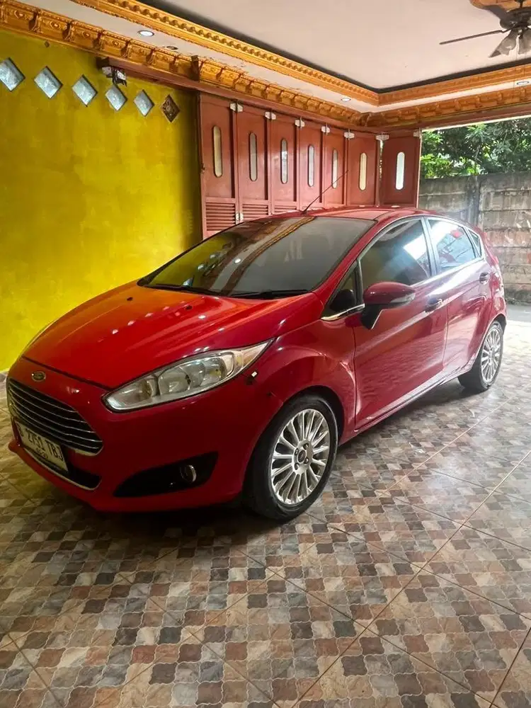Dijual Cepat Ford Fiesta 2013 Akhir , Kondisi Istimewah Siap pakai