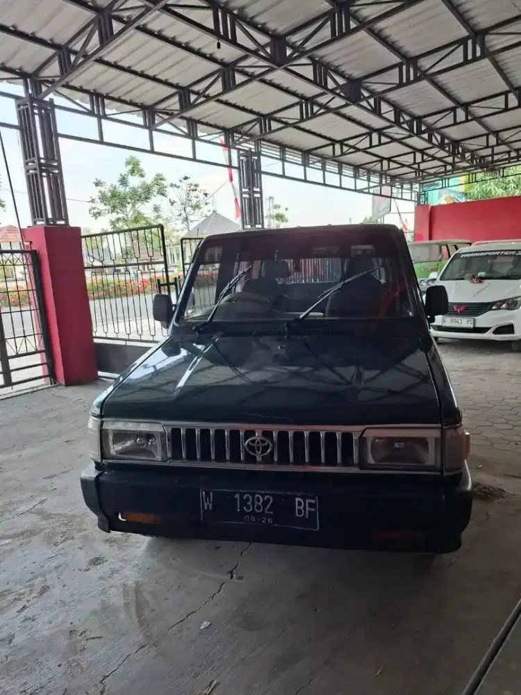 Toyota kijang 1996