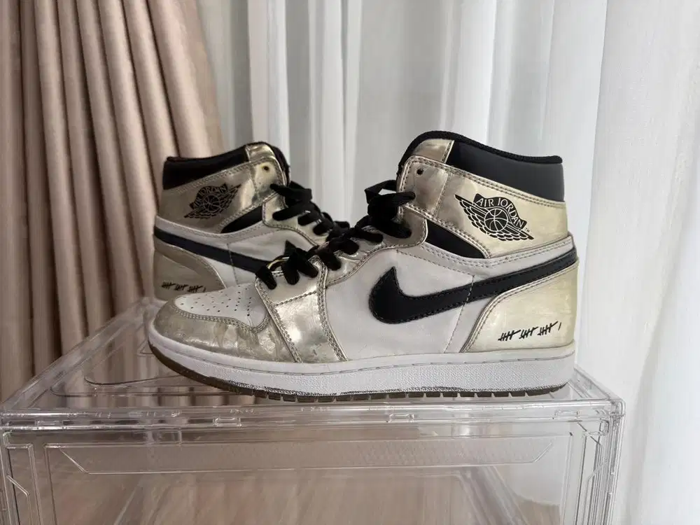 Air Jordan 1 High Metallic Silver Black