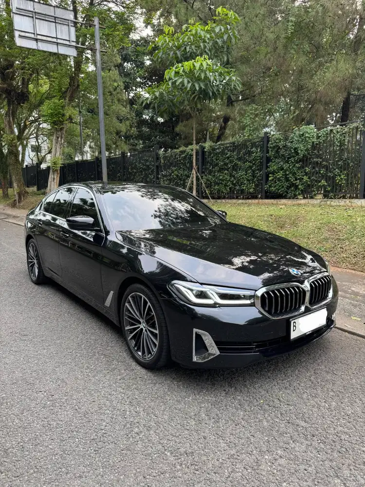 [Km 9RB] BMW 530i G30 Opulence 2023 Hitam model 2022 520i