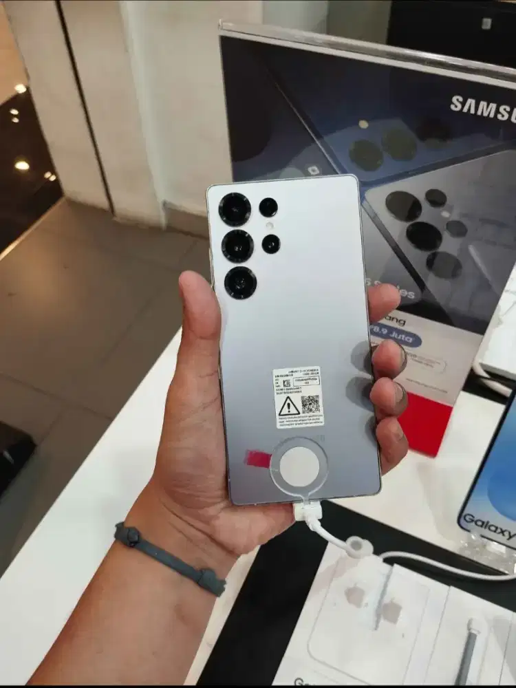 14,999‼️ SAMSUNG S25 ULTRA
Baru, Segel, Resmi SEIN
Harga Khusus ‼️