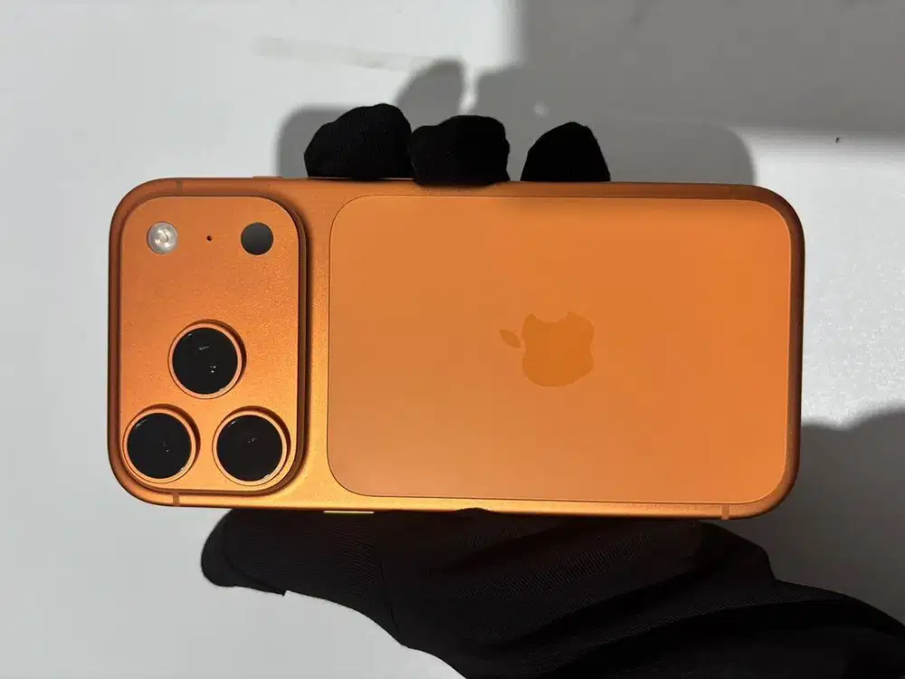 Iphone 17 Pro Cosmic Orange
