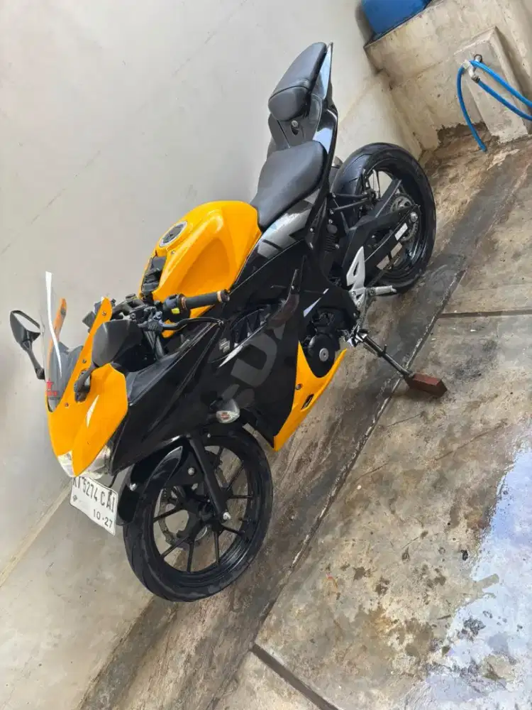 motor Suzuki GSX-R 150 2022 mulus surat lengkap pajak hidup