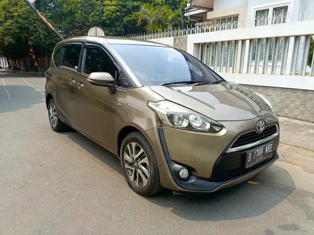 Sienta V AT 2017