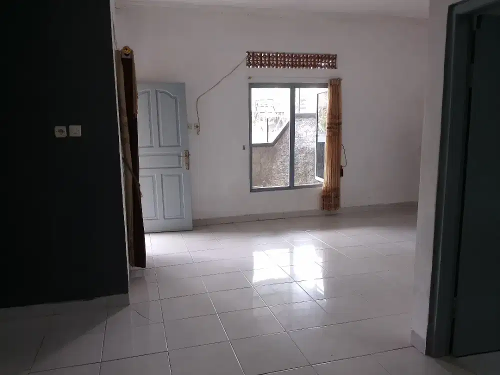Di sewakan rumah luas aman,nyaman di kota tabanan