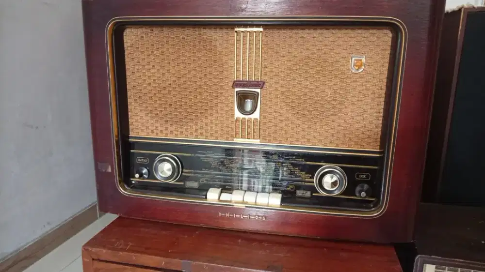 Radio philips jadul