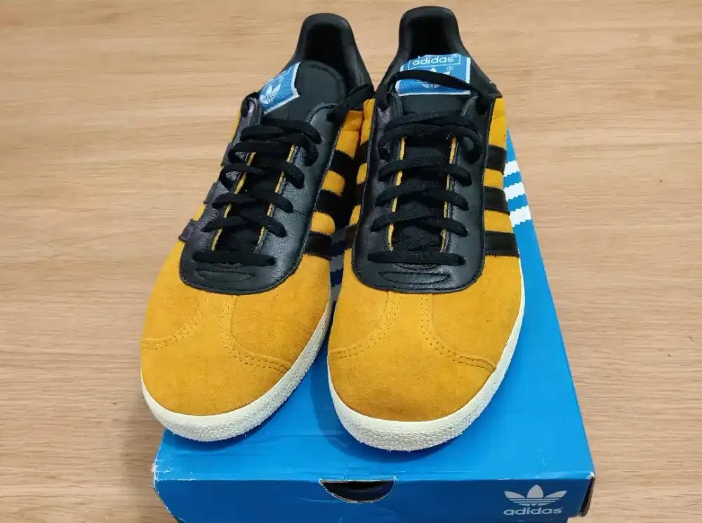 Sepatu / shoes merk adidas  Gazelle
Original store adidas
