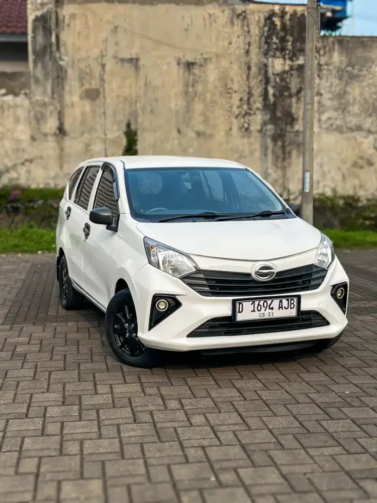 DP 9 jt Daihatsu Sigra 1.0 D Manual 2021