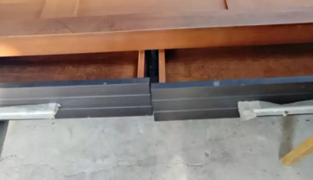 Jual cepat tempat tidur kayu nomer 2
