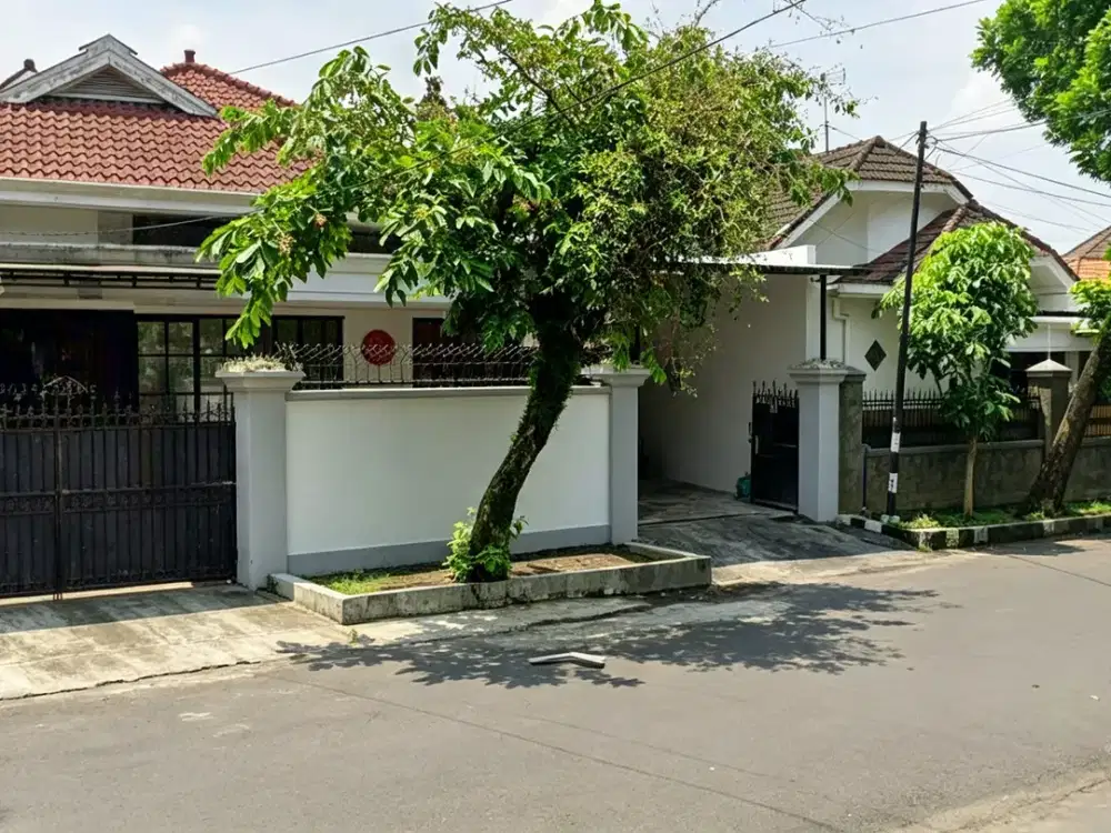 RUMAH COCOK UNTUK GUEST HOUSE LOKASI JALAN ORO ORO DOWO KOTA MALANG