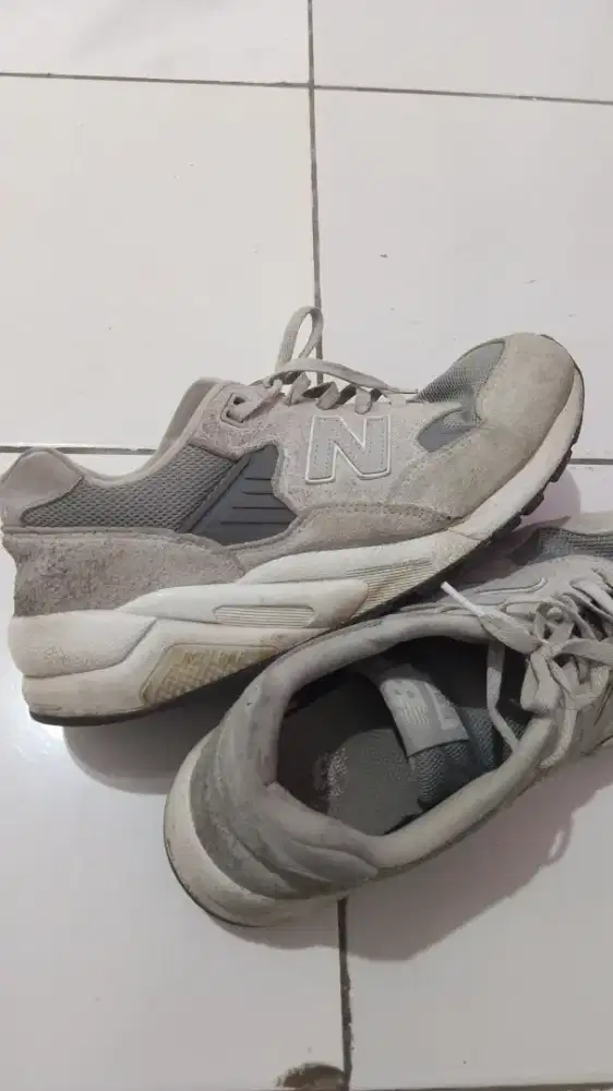 sepatu merk NB 580