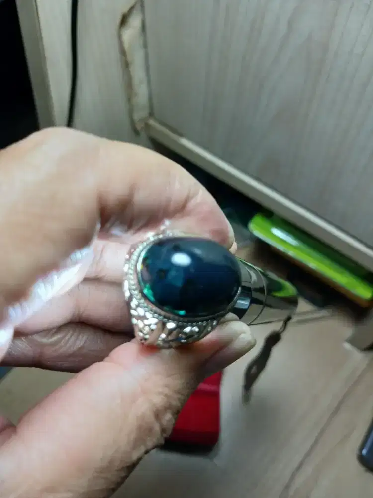 Cincin batu bacan electrik