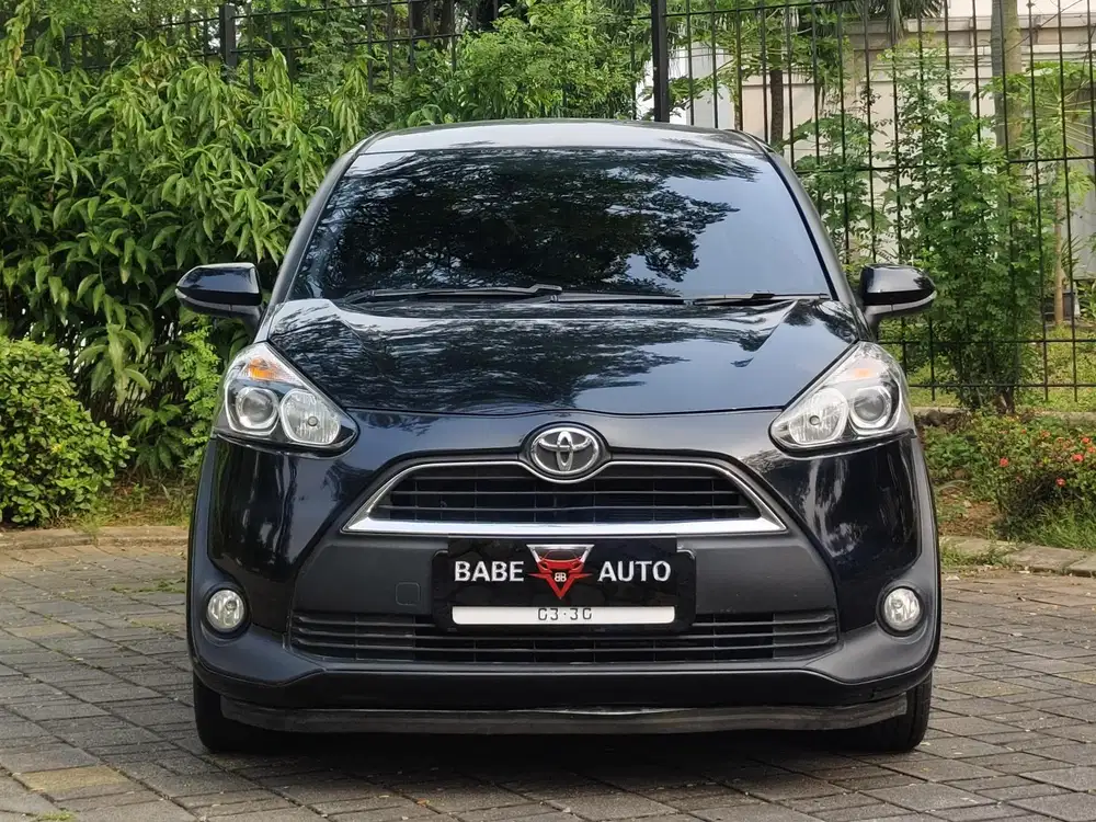 Toyota Sienta 1.5 V CVT 2017