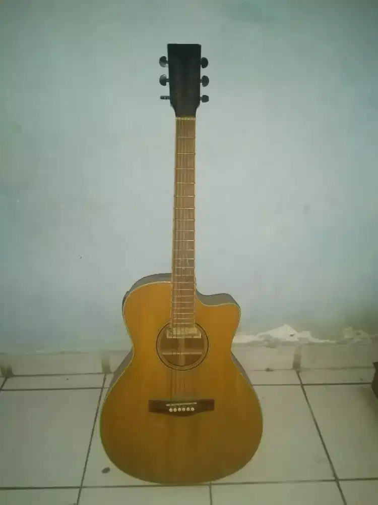 Dijual Guitar Akustik Lakewood
