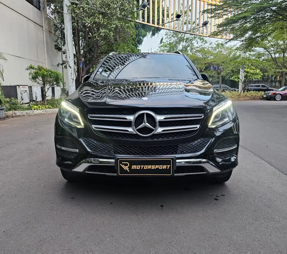 (TDP: 0 Rupiah) Mercedes Benz GLE400 Exclusive 2016 AMG merci low km