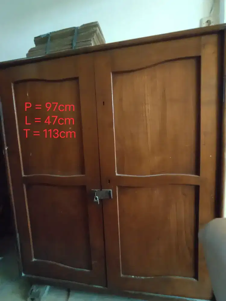 Lemari kayu jati serbaguna