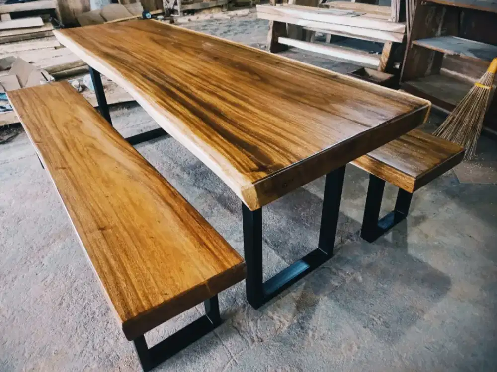 Meja makan ukuran 200x70x7x75
