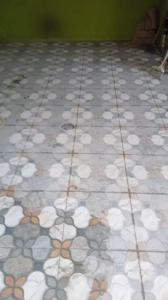 Tukang bangunan borongan dan harian