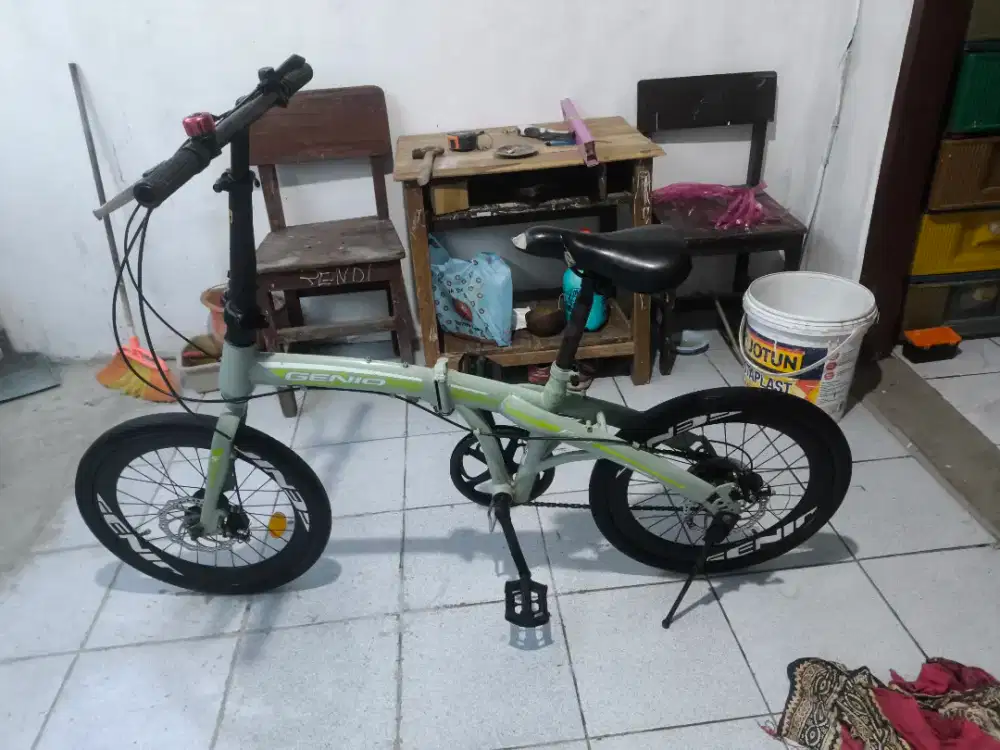 Sepeda lipat genio 20in