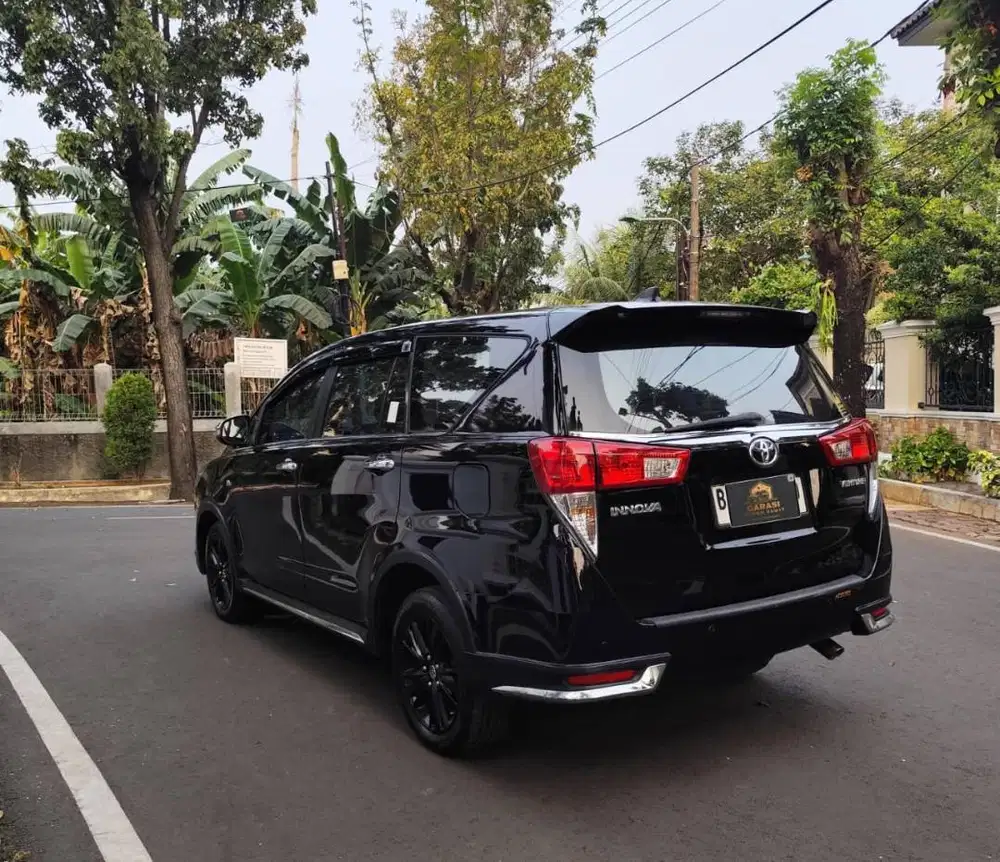 Toyota Kijang Innova Venturer Bensin At 2020 Hitam
