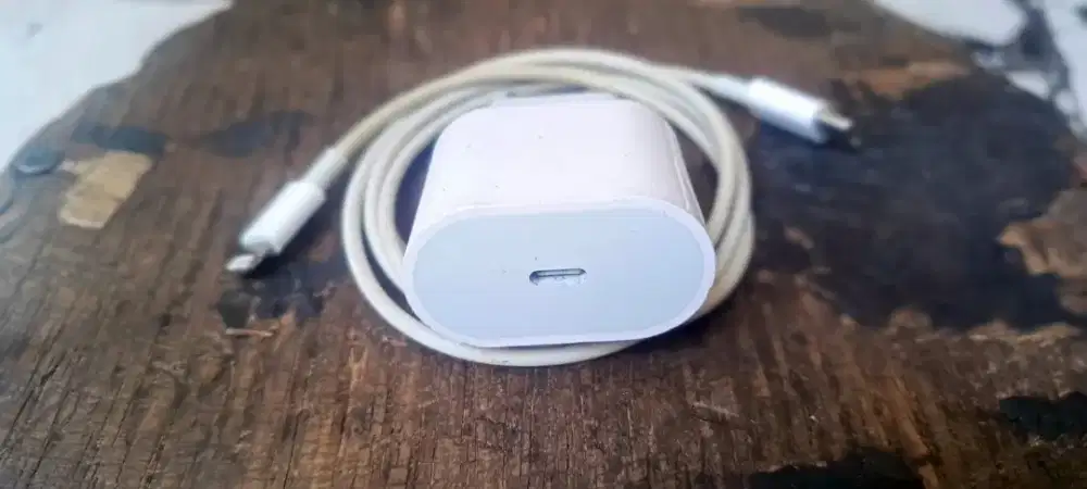 charger real iphone 15 C to lightning 25watt