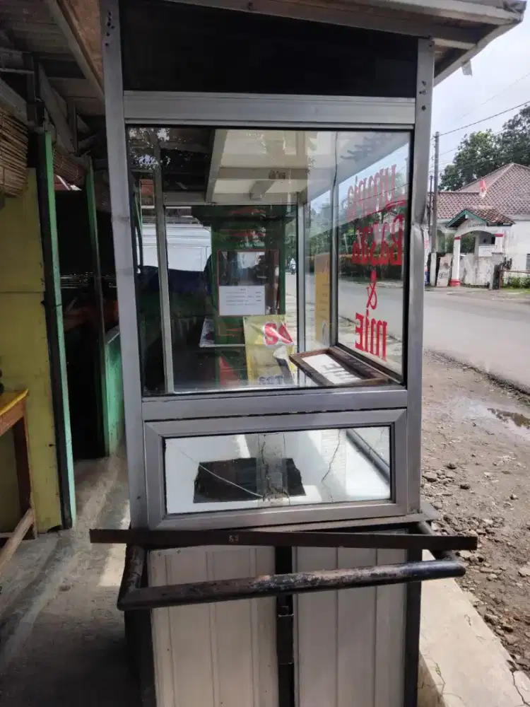 Di cari / di butuhkan yg mau bantu jaga warung gado2