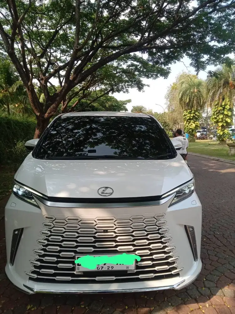 JUAL MOBIL LEXUS TIPE LM350
