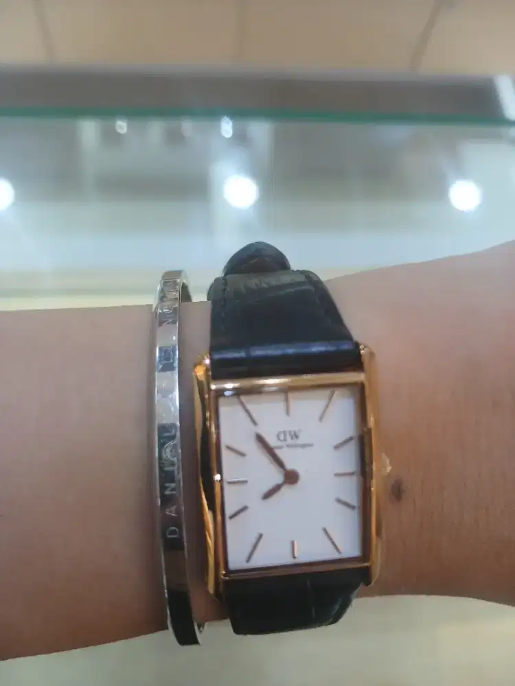 Jam tangan Daniel wellington