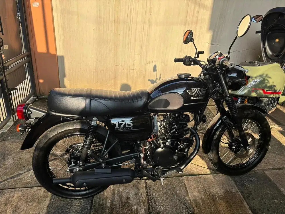 Kawasaki W175 Black Style