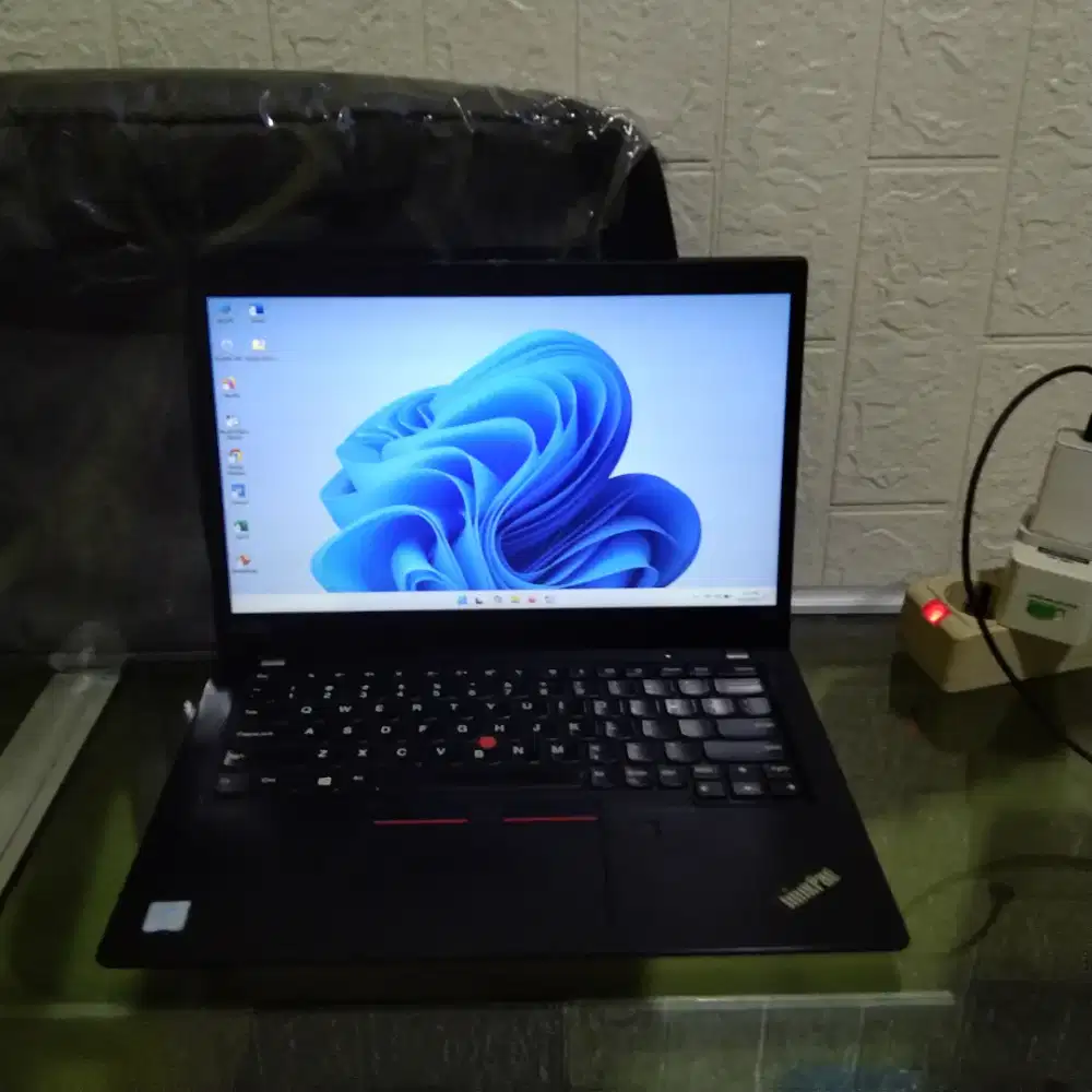 Lenovo thinkpad x390 core i5 gen 8 ram 8gb ssd M2 256gb slim