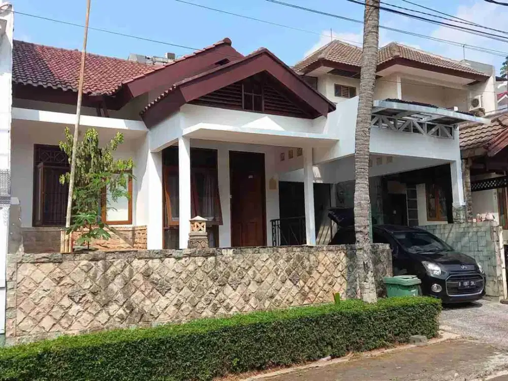 DISEWAKAN RUMAH DENGAN LUAS TANAH 164 m2 TERDIRI DARI 4 KAMAR TIDUR DI PESONA DEPOK