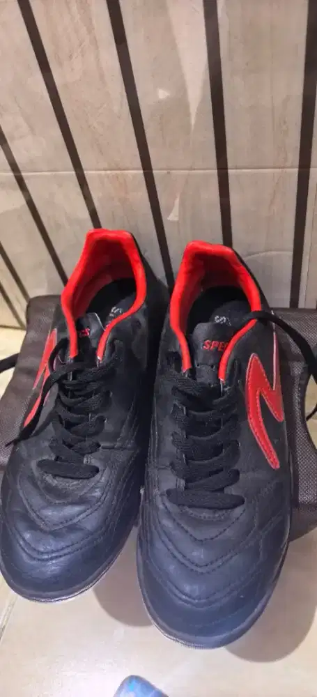 Sepatu specs preloved