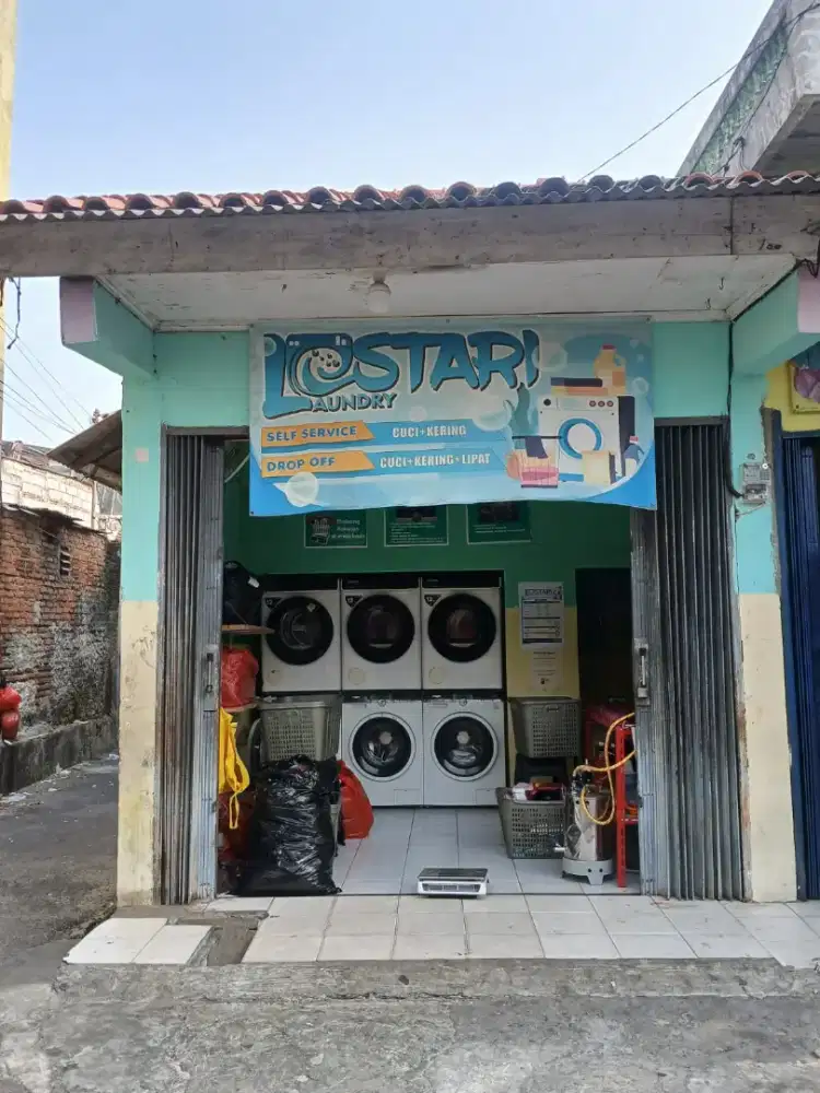 Karyawati laundry di haji mali