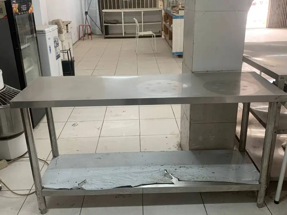 DIJUAL MEJA STAINLESS STEEL – LIKE NEW