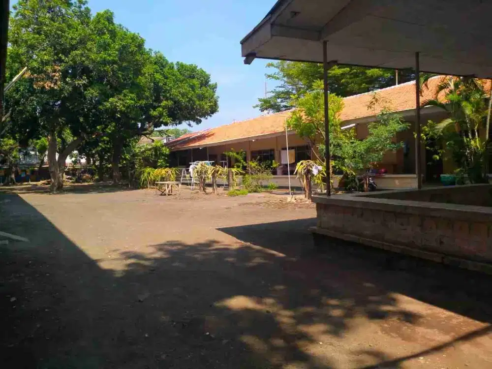 Dijual Rumah + Tanah Nol Jalan Komersial Probolinggo Zona Komersial Cocok untuk Hotel, Perkantoran, dll