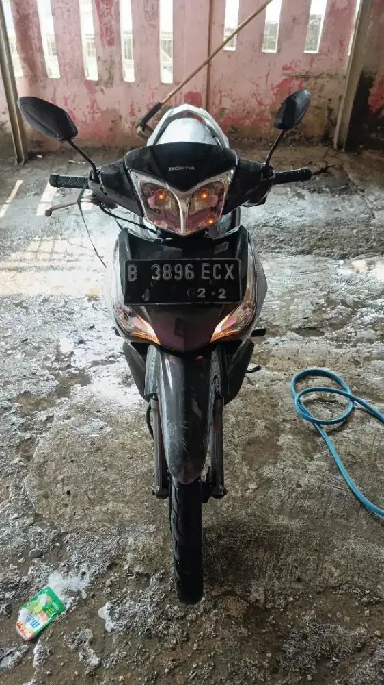 Suprax 125 helm in injeksi 2014 plat b Dpok lengkap PJK  3 Thun