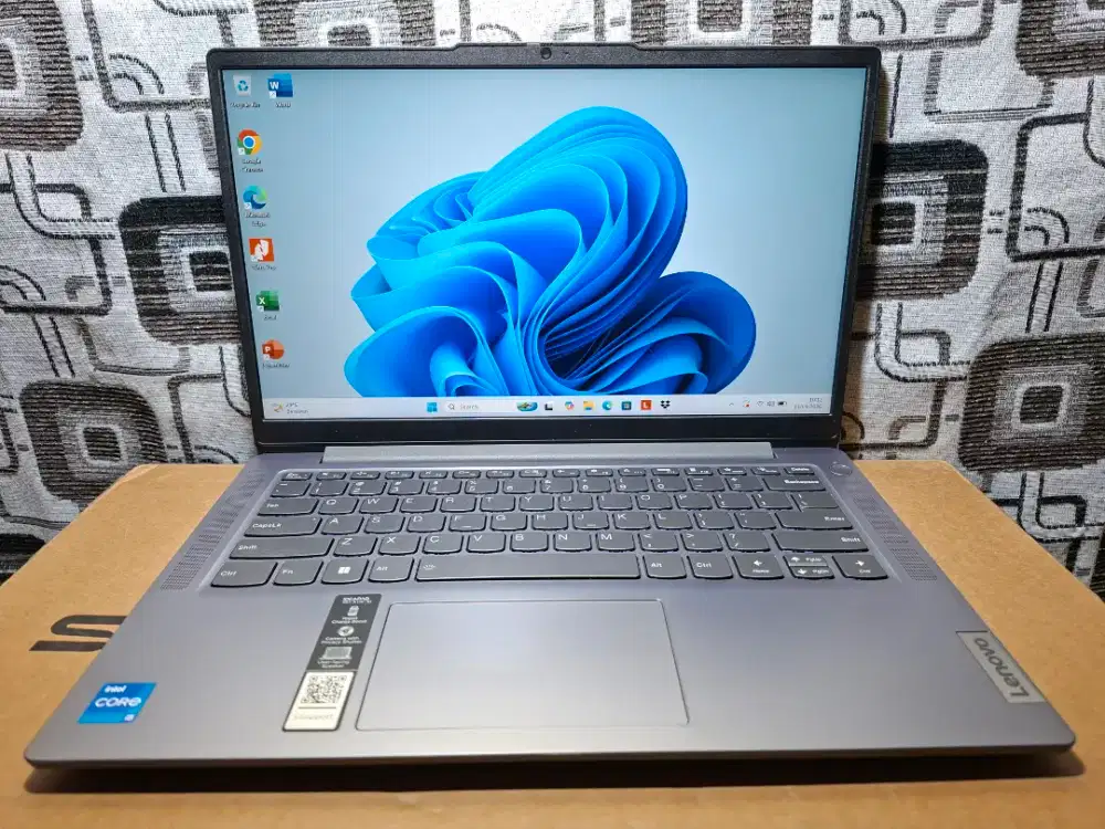 Lenovo Core i5 gen 12 processor gaming ram 16gb garansi 2027 key nyala