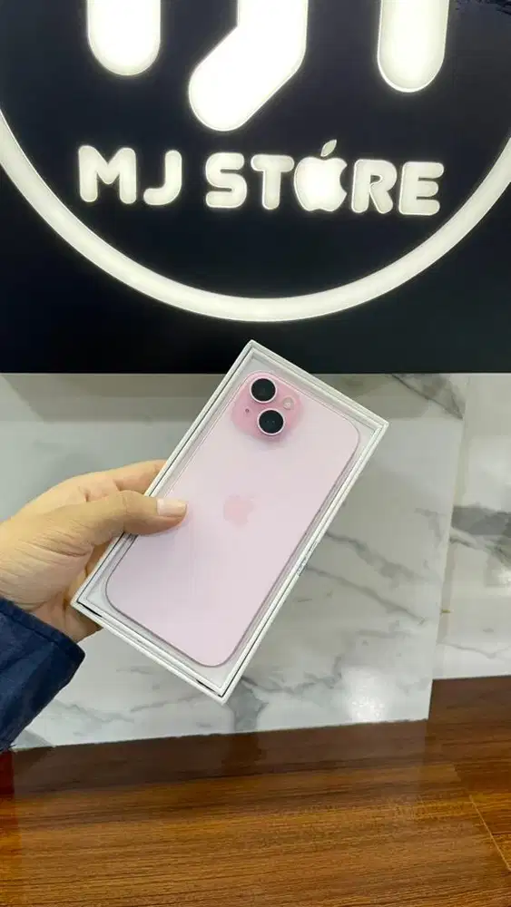 iPhone 15 128 gb ex iBox garansi aktif Desember 2026 lecet pemakaian