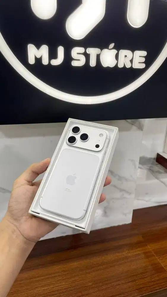 iPhone 17 Pro 256 gb ex iBox bh 100% 2 bulan pakai garansi aktif