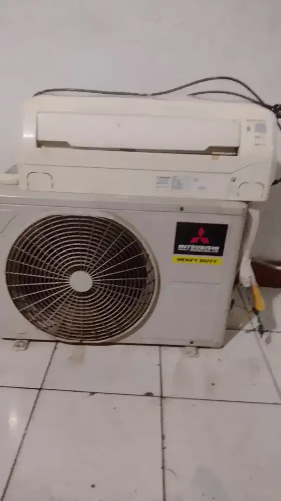 AC 1/2 pk Mitsubishi heavy duty