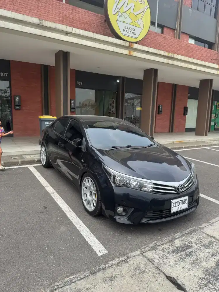 Toyota Corolla Altis 1.8 V A/T 2015