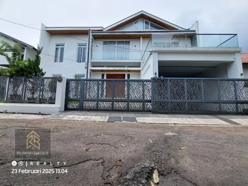 DIJUAL RUMAH MEWAH SAYAP DAGO BANDUNG Dengan Kolam Renang Pribadi Harga Nego