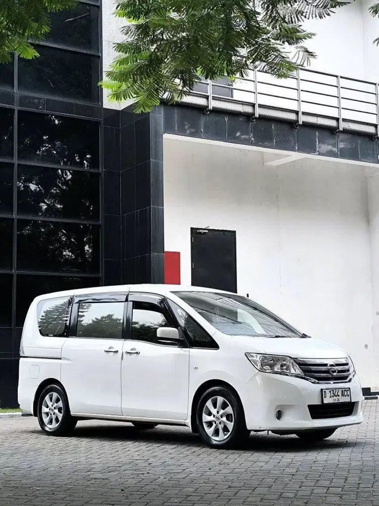 NISSAN SERENA C26 2.0 AT 2013 ISTIMEWA