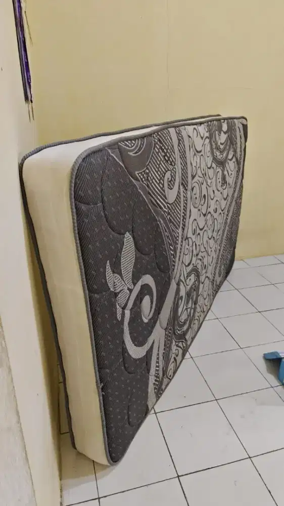 Kasur spring bed
